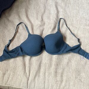 Victoria’s Secret t shirt Bra